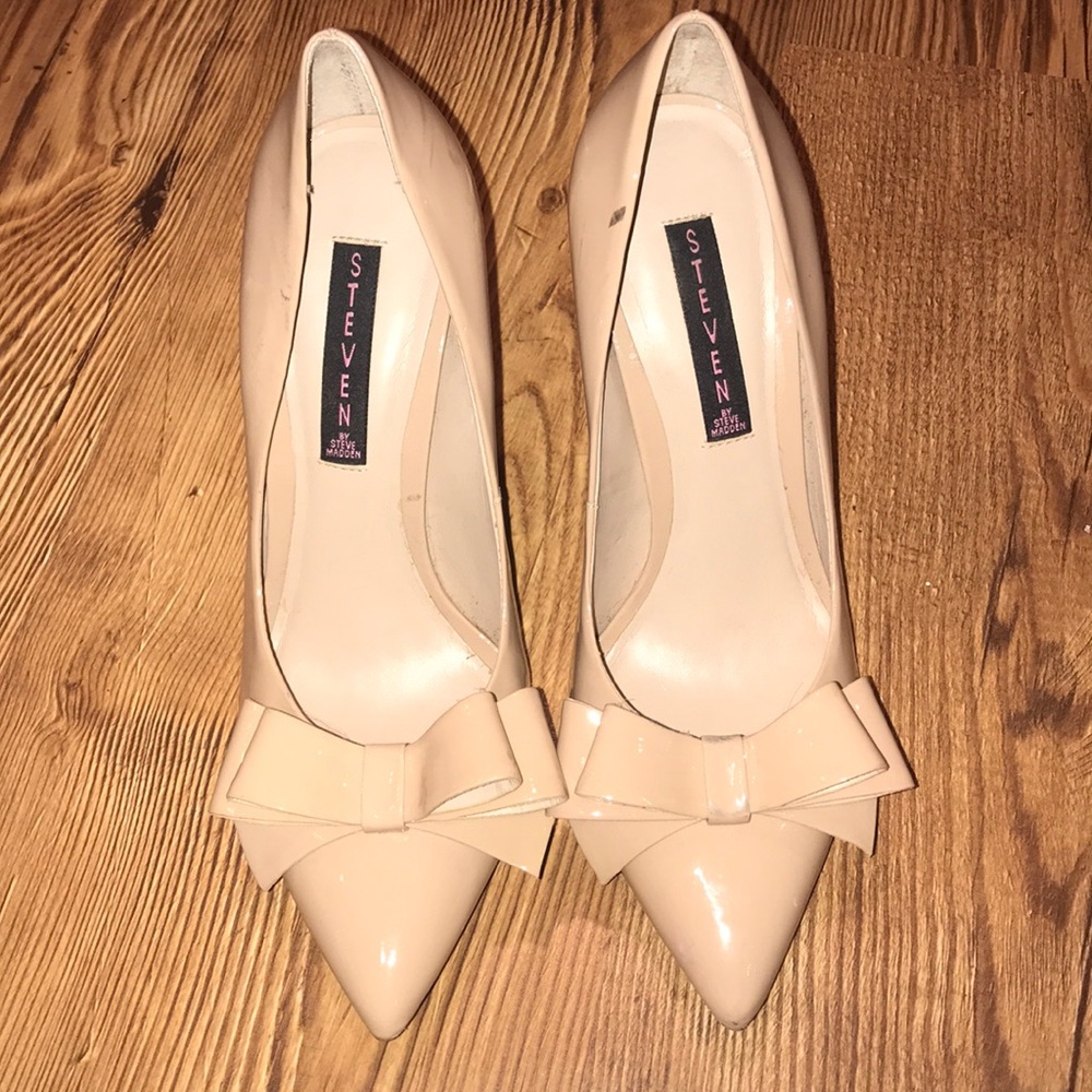 Steve Madden Tan Bow Tie Pumps